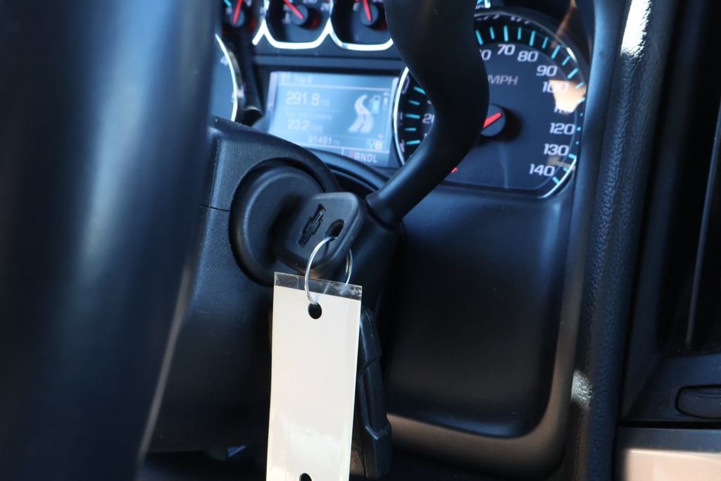 Used 2018 Silver Chevrolet LT image 31