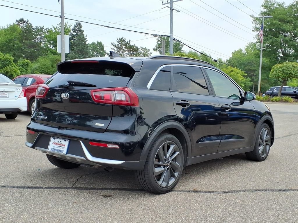 Used 2017 Black Kia EX image 4