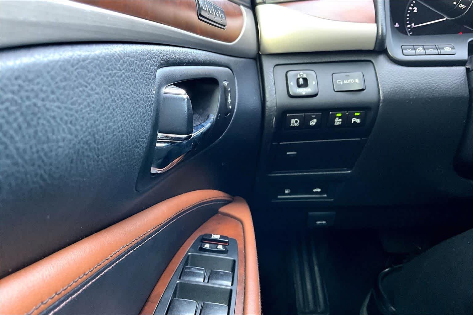 Certified Used 2013 Obsidian Lexus L image 34