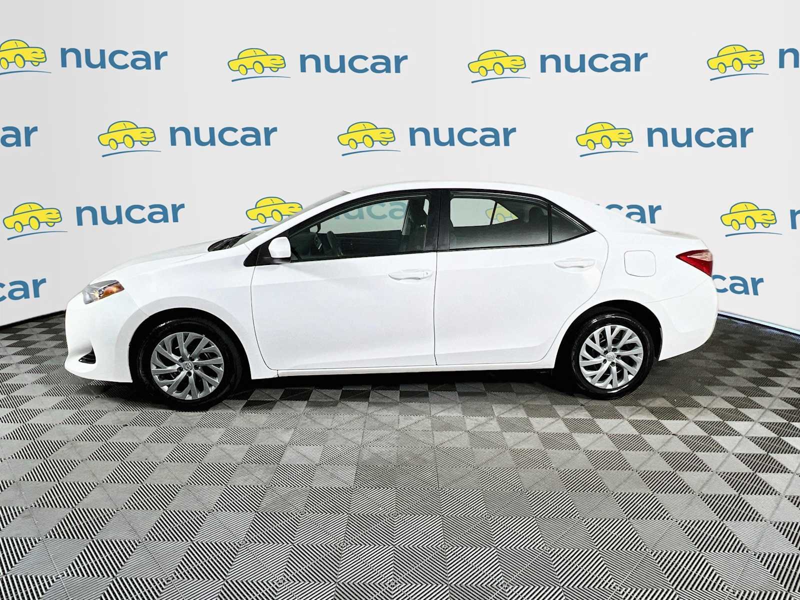 Used 2018 Super White Toyota LE image 4