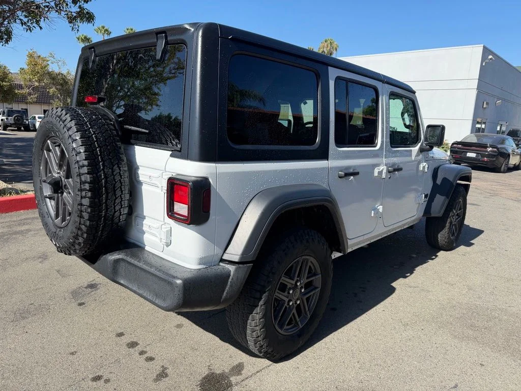 Used 2024 White Jeep Sport S image 13