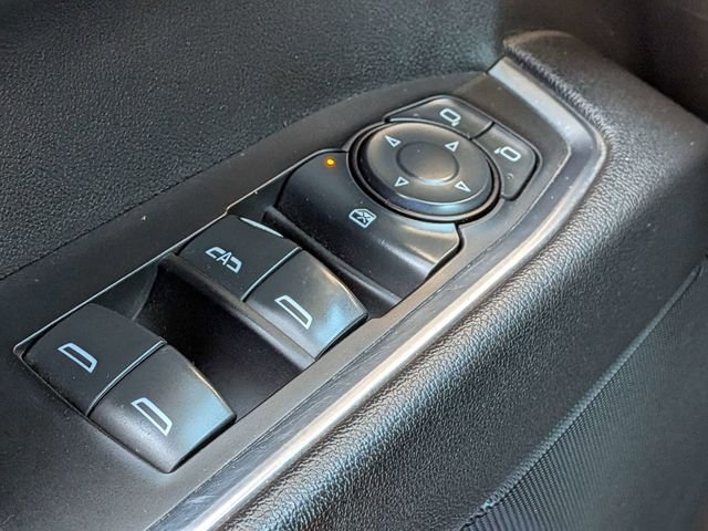 Used 2022 White Chevrolet LT image 25