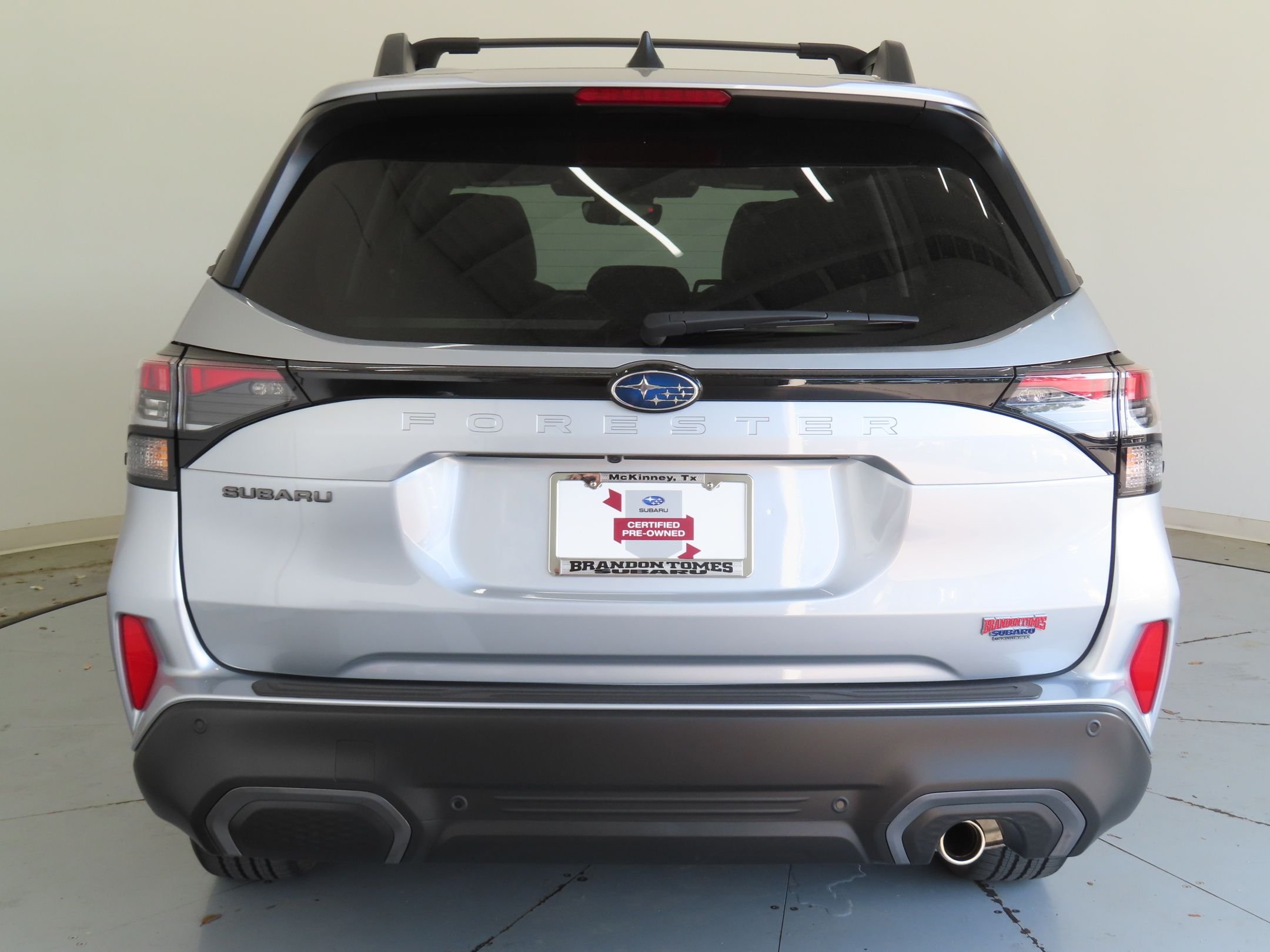 Used 2025 Silver Subaru Limited image 4