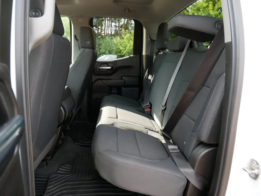 Used 2019 White Chevrolet Custom image 11