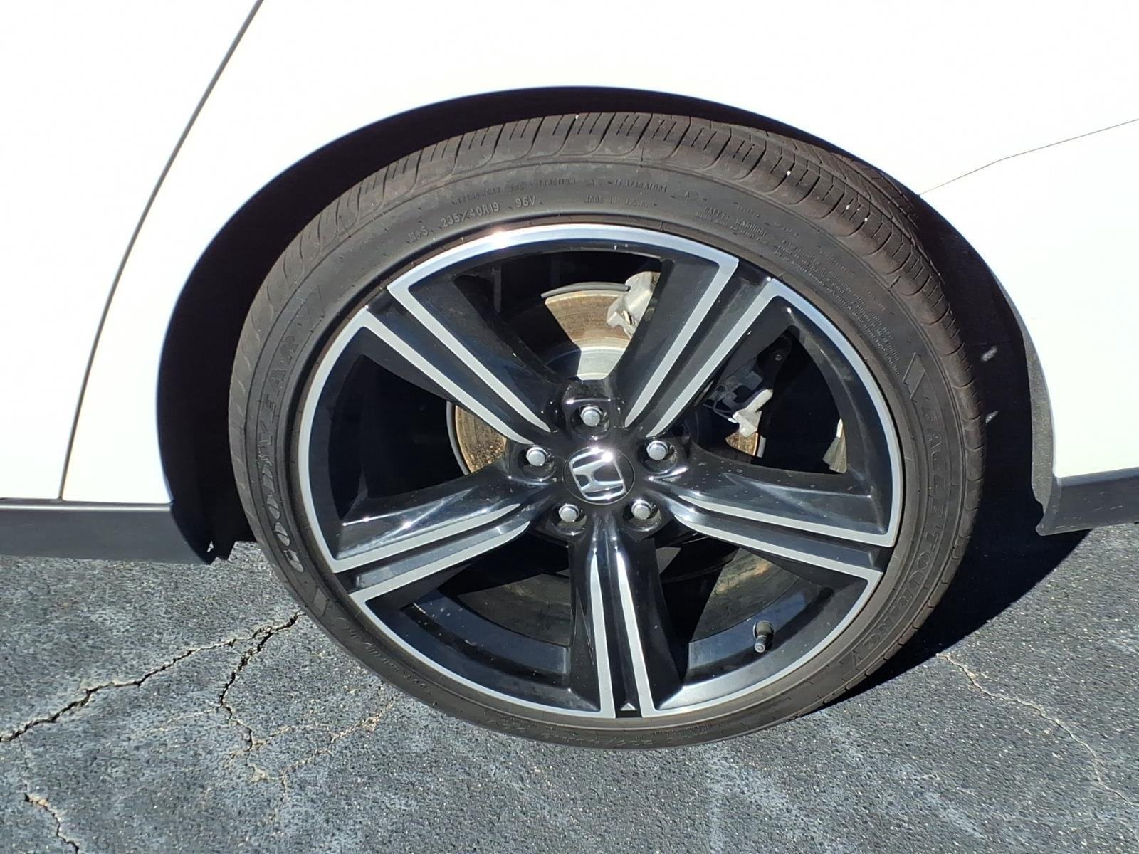 Used 2025 Platinum White Pearl Honda Sport image 14