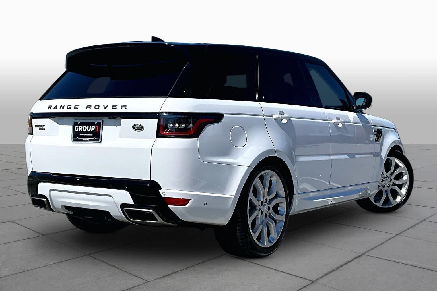Used 2022 Fuji White Land Rover HSE Dynamic image 13