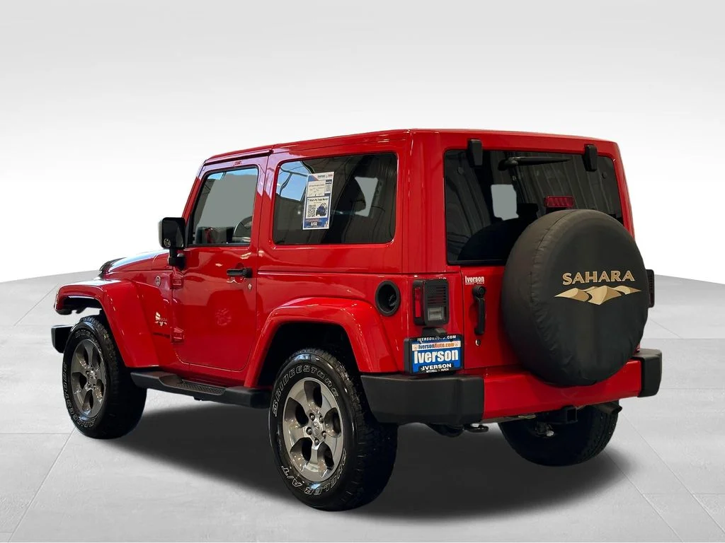 Used 2018 Red Jeep Sahara image 10