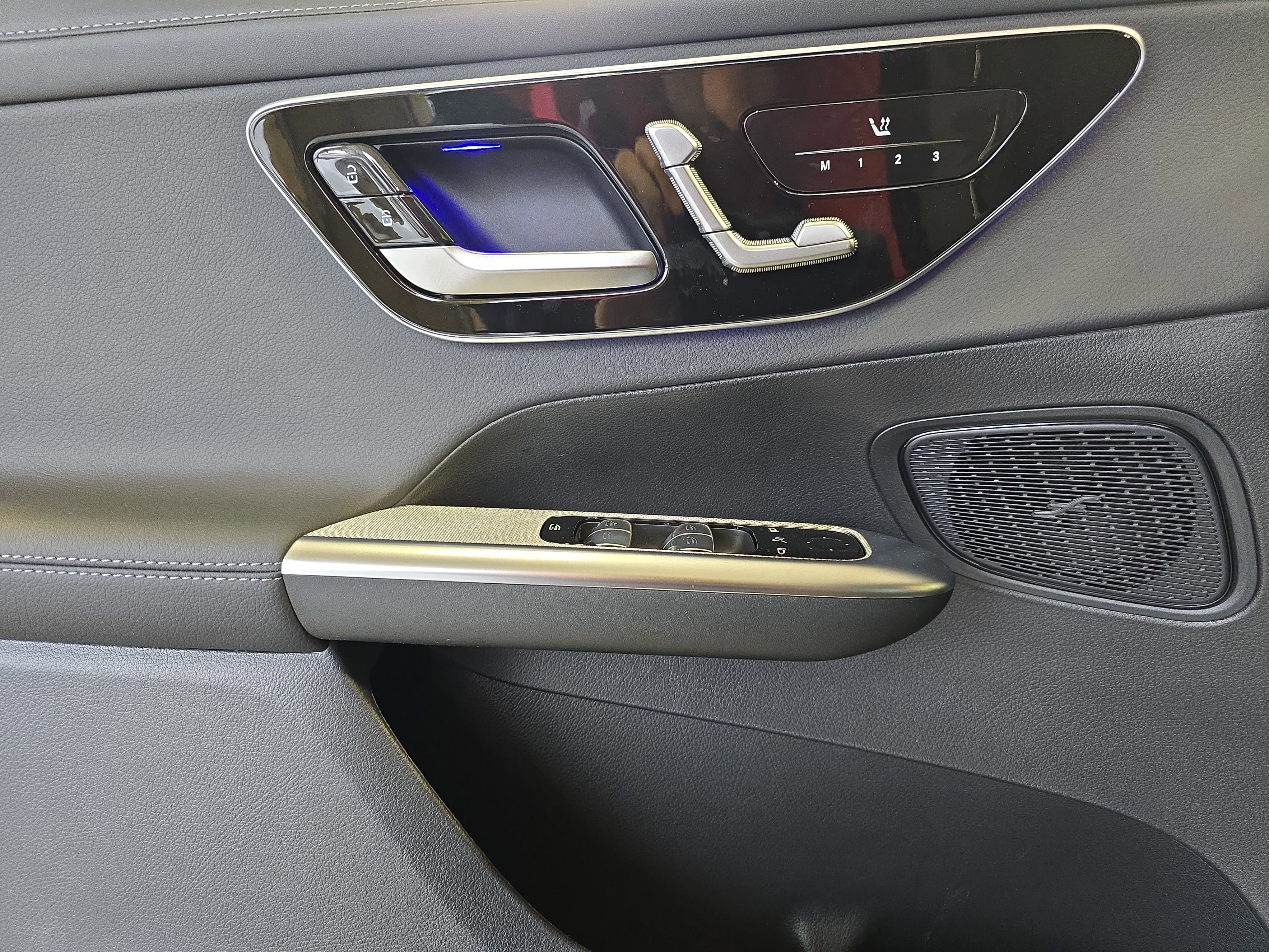 New 2026 Graphite Grey Metallic Mercedes-Benz GLC300 image 27