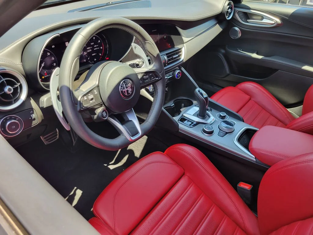 Used 2024 Black Alfa Romeo Veloce image 3