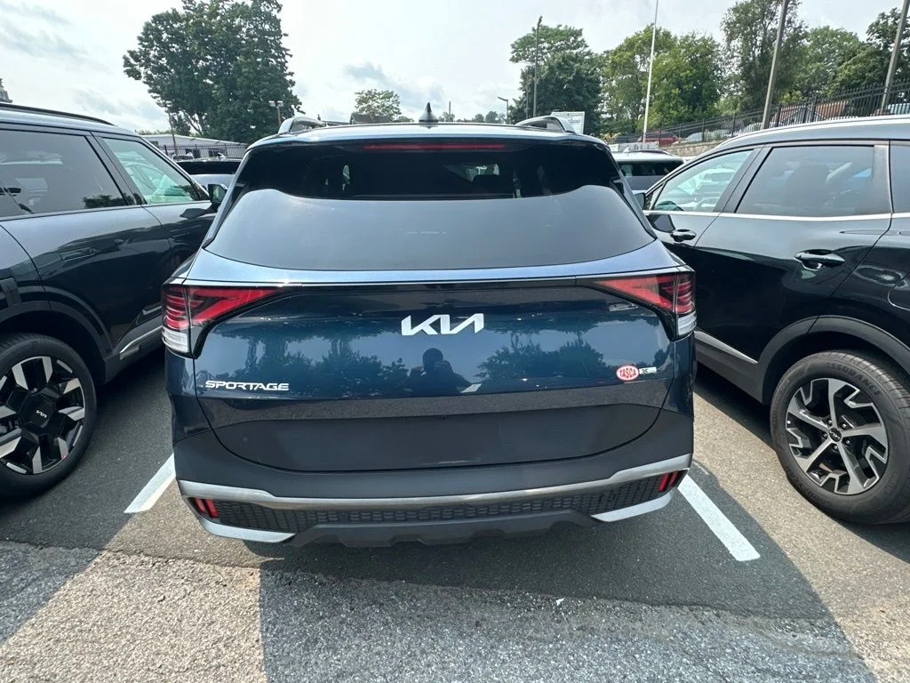 Used 2024 Blue Kia X-Line Prestige image 4