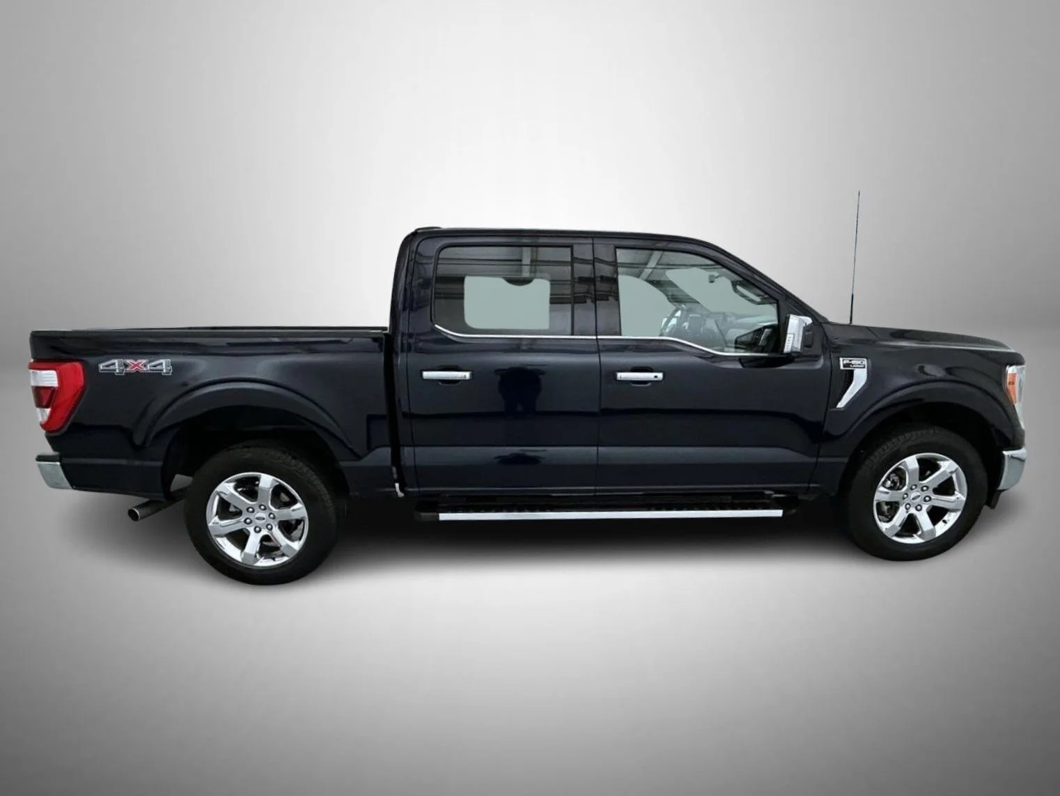 Used 2023 Blue Ford Lariat image 4