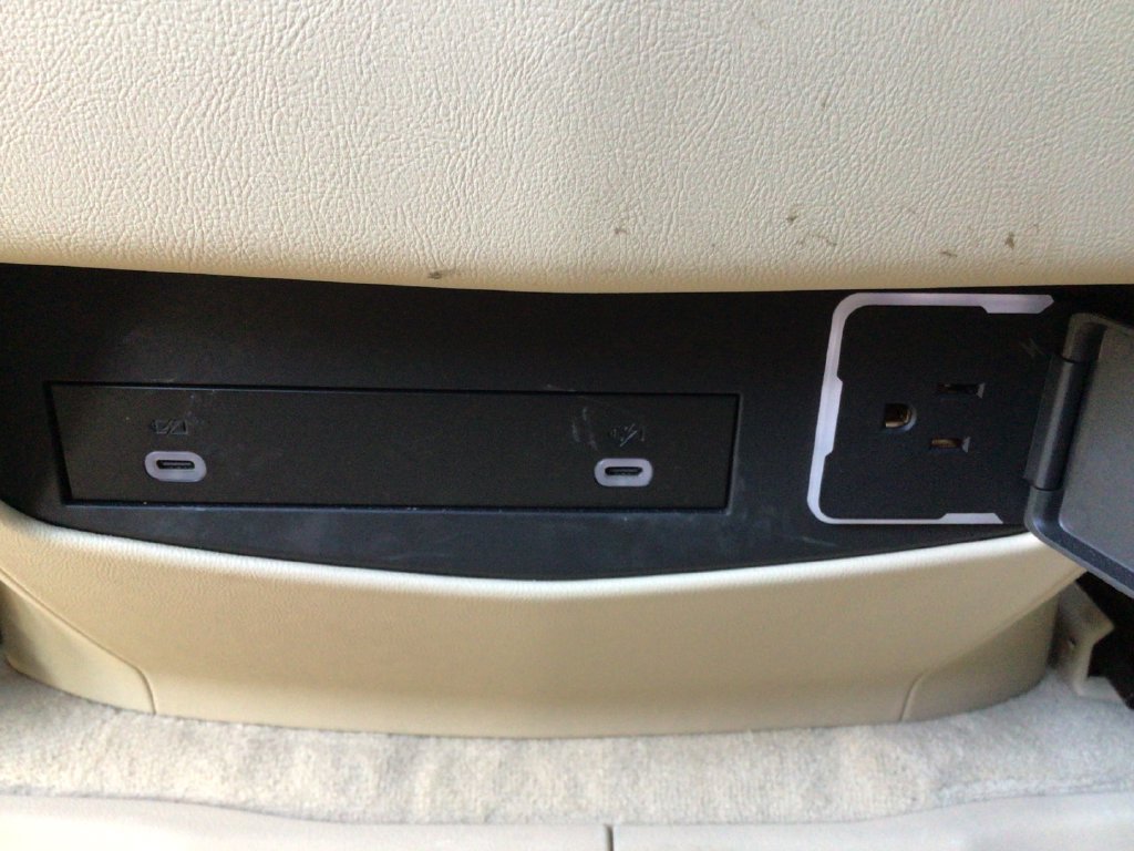 Used 2023 SANDSTONE METALLIC Cadillac 4WD Premium Luxury image 36