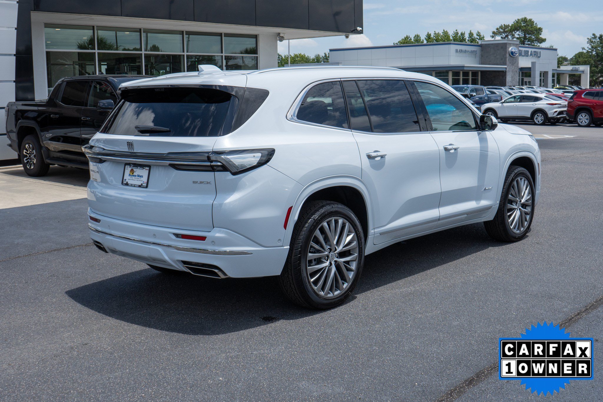 Certified Used 2026 Iridescent White Tricoat Buick Avenir image 3