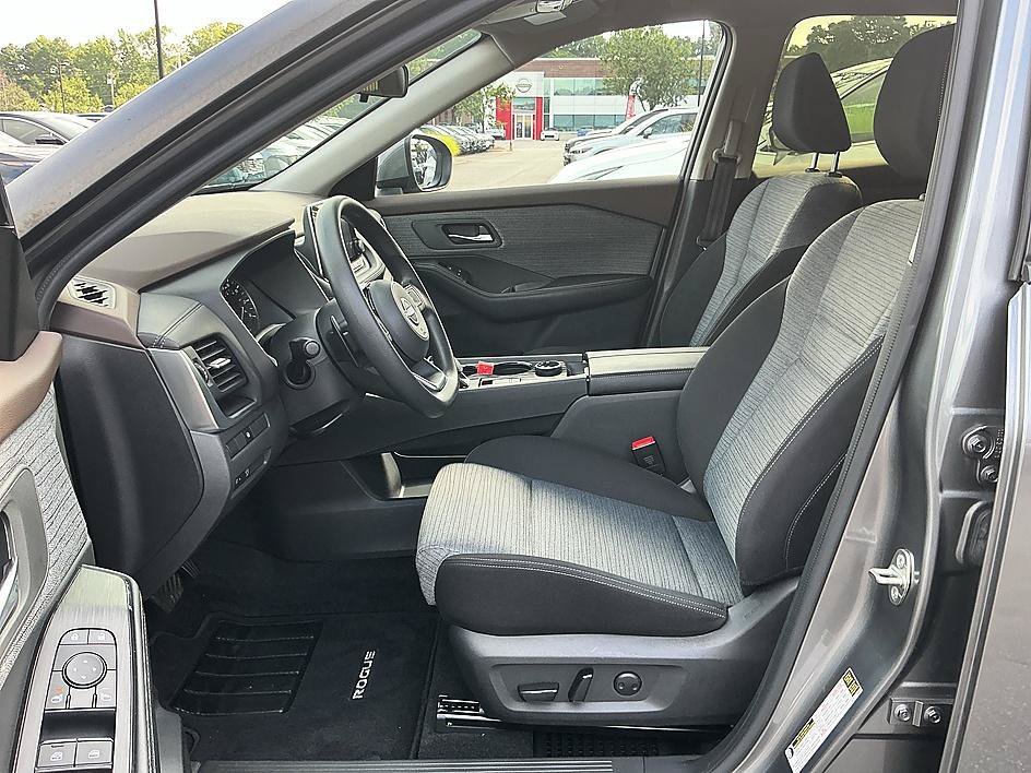 Used 2023 Gun Metallic Nissan SV image 12