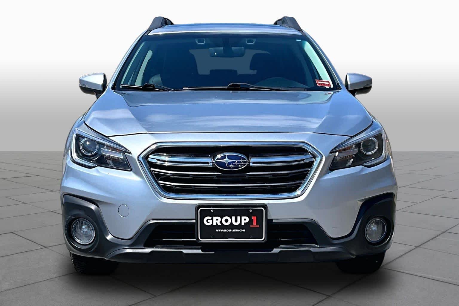 Used 2018 Ice Silver Metallic Subaru Limited image 4