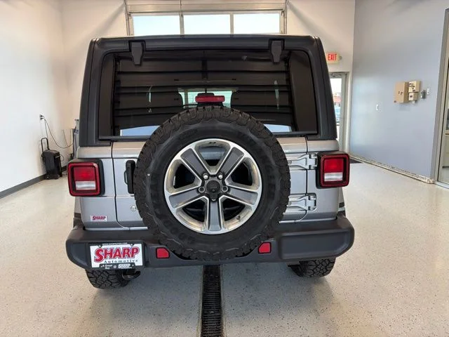 Used 2020 Silver Jeep Unlimited Sahara image 6
