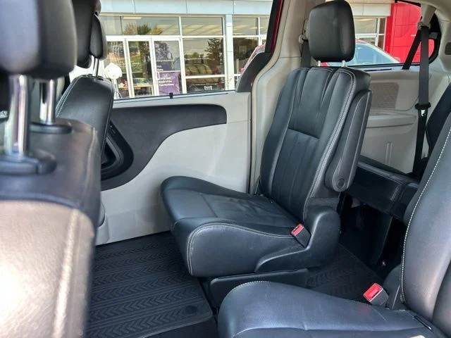 Used 2015 Red Chrysler Touring image 18