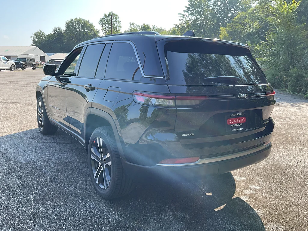 New 2027 High Gloss Black Jeep Limited image 7