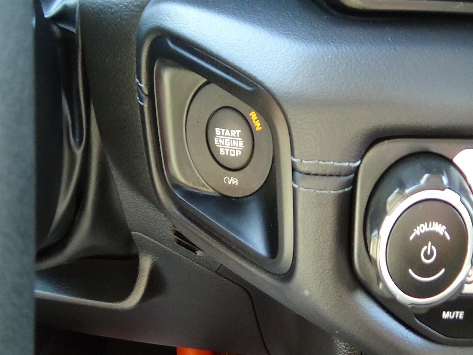 Used 2024 Anvil Clear Coat (pds) Jeep Rubicon image 22