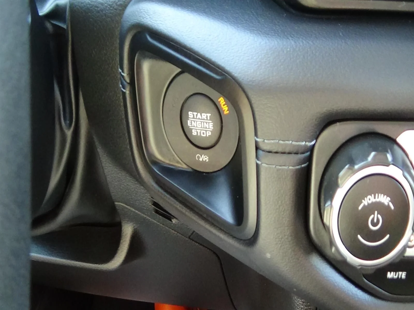 Used 2024 Anvil Clear Coat (pds) Jeep Rubicon image 22