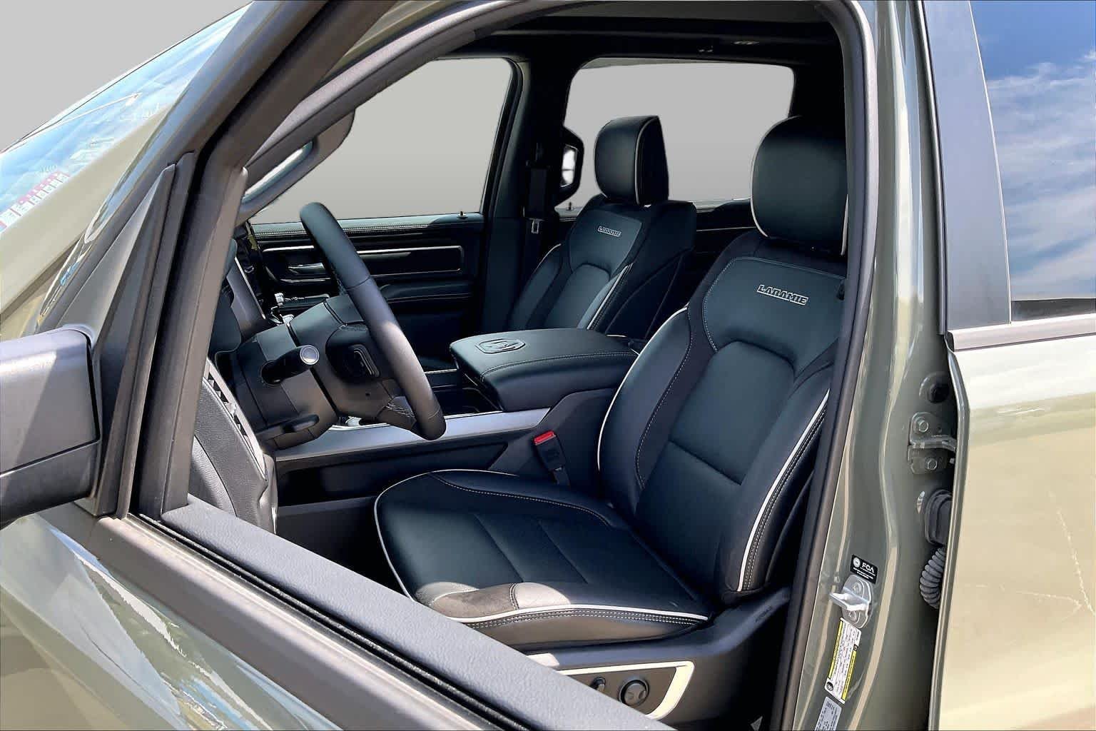 New 2026 Canyon Lake Exterior Paint RAM Laramie image 9