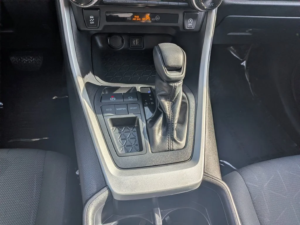 Used 2025 Midnight Black Metallic Toyota XLE image 19