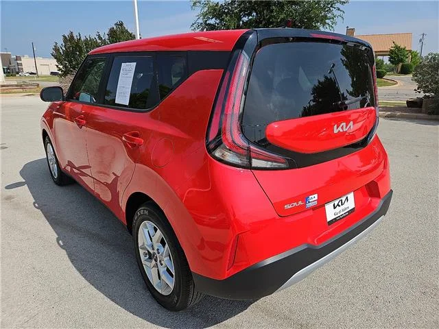 Used 2024 Inferno Red KIA S (IVT) image 2