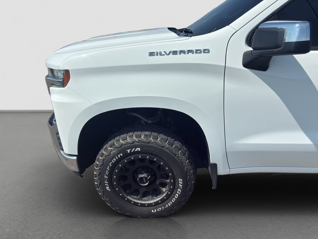 Used 2019 SUMMIT WHITE Chevrolet LT image 10