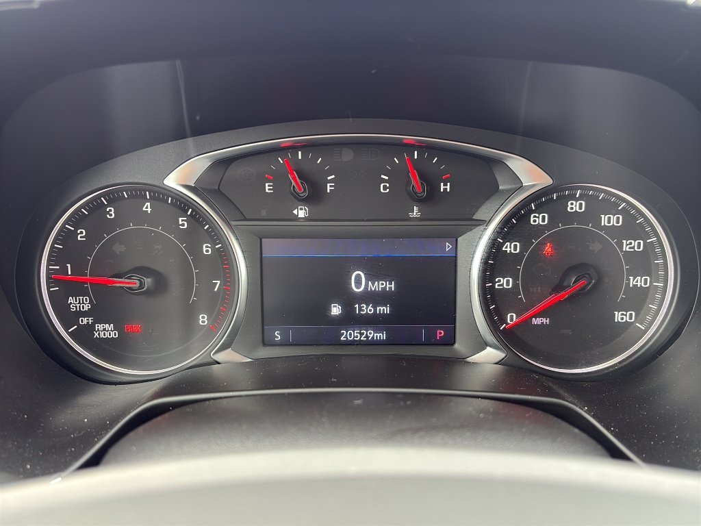 Used 2025 Summit White Chevrolet 2LT image 19
