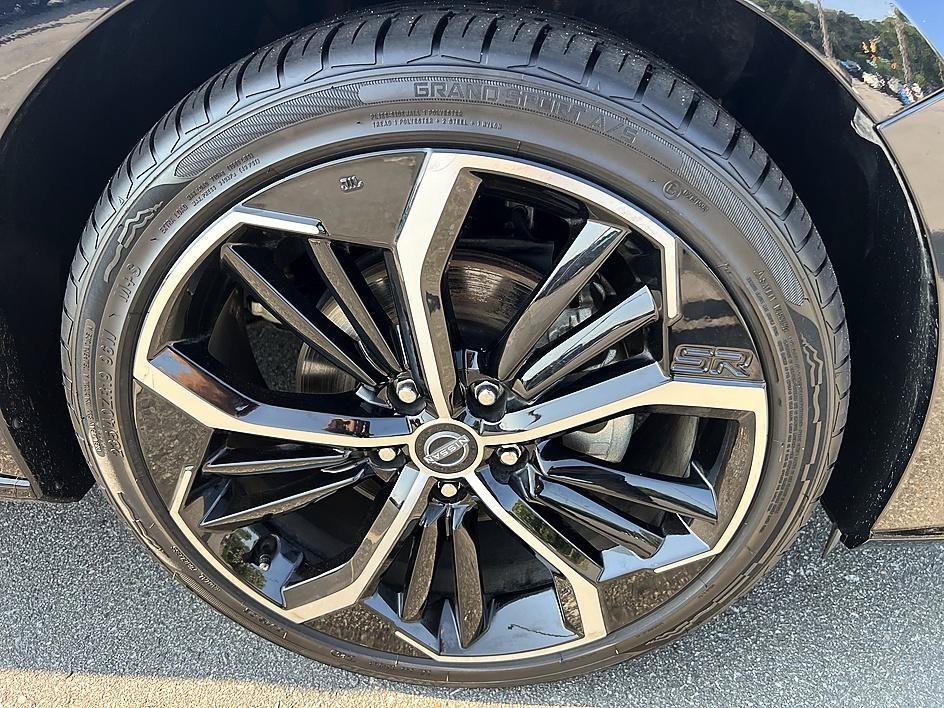 Certified Used 2024 Super Black Nissan 2.5 SR image 12
