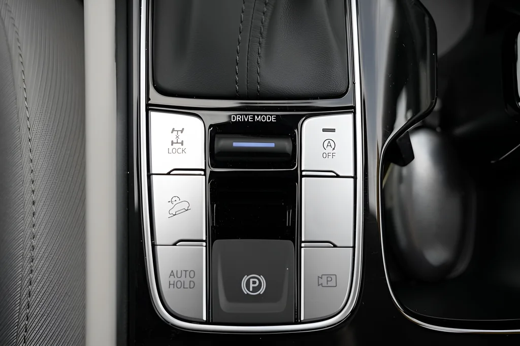 Used 2026 Black Hyundai SEL image 87