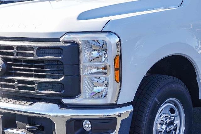 New 2026 Oxford White Ford F-250® XL image 38