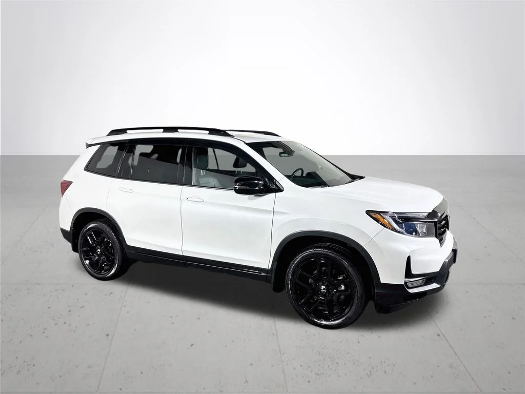 Used 2025 White Honda Black Edition image 4