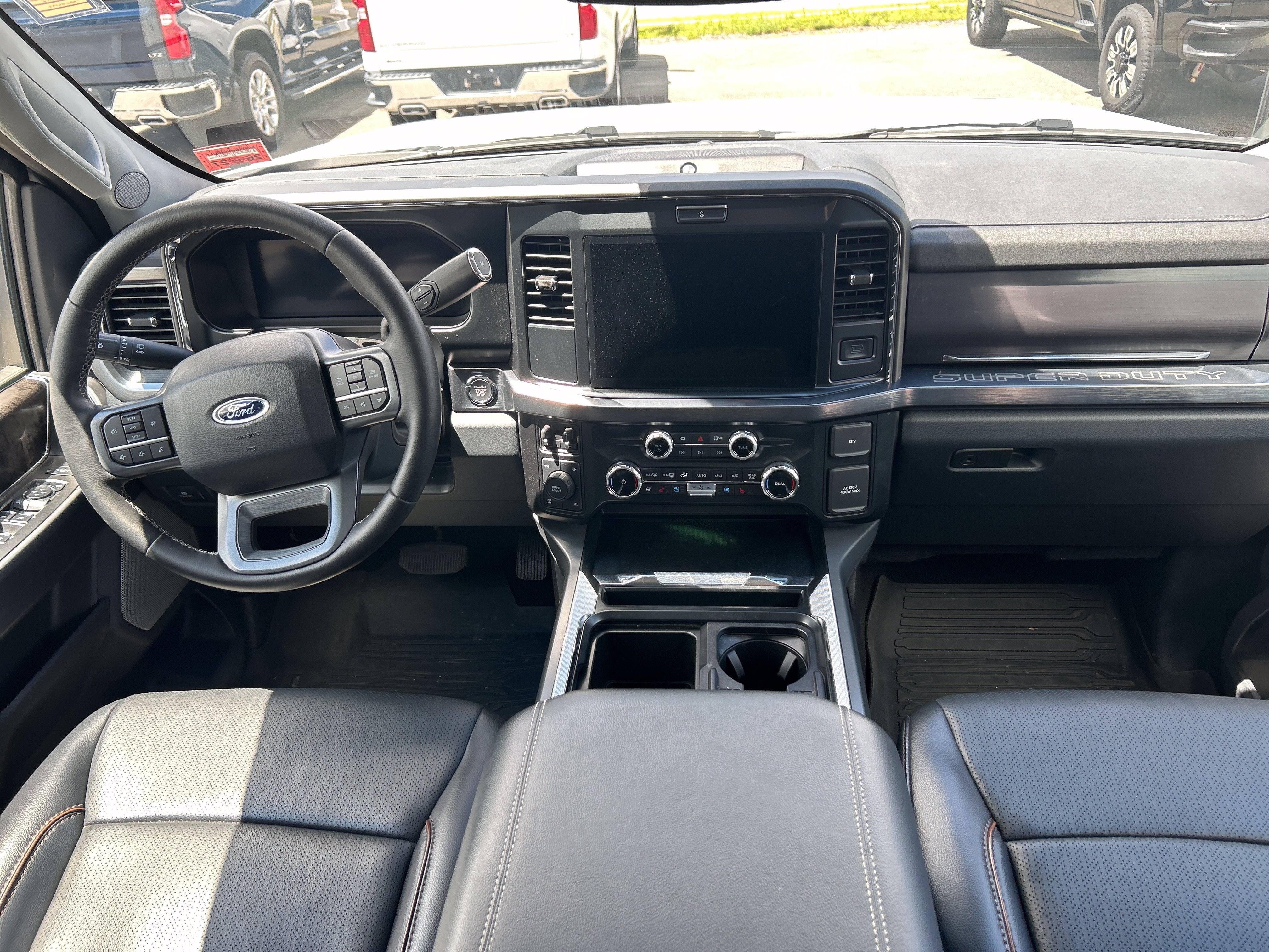 Used 2025 Avalanche Ford LARIAT image 8