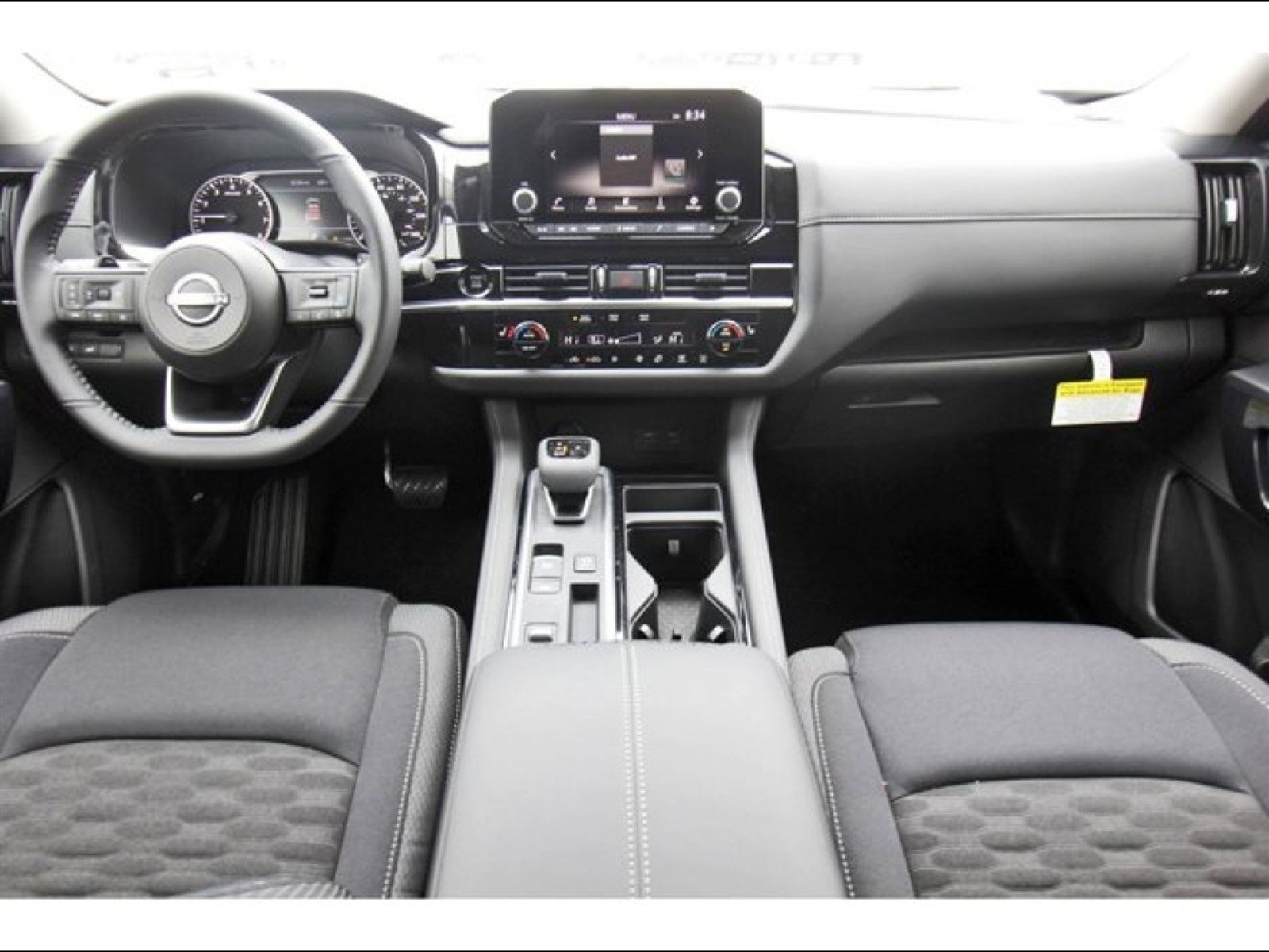 2025 Nissan Pathfinder SV - Photo 8