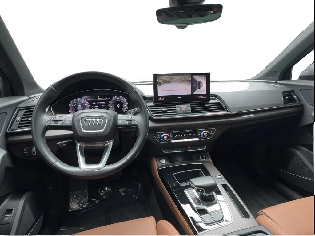 Used 2022 Black Audi  image 33