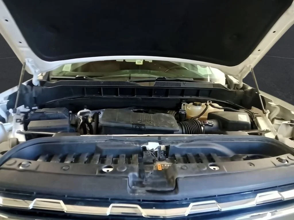 Used 2019 Iridescent Pearl Tricoat Chevrolet LTZ image 17