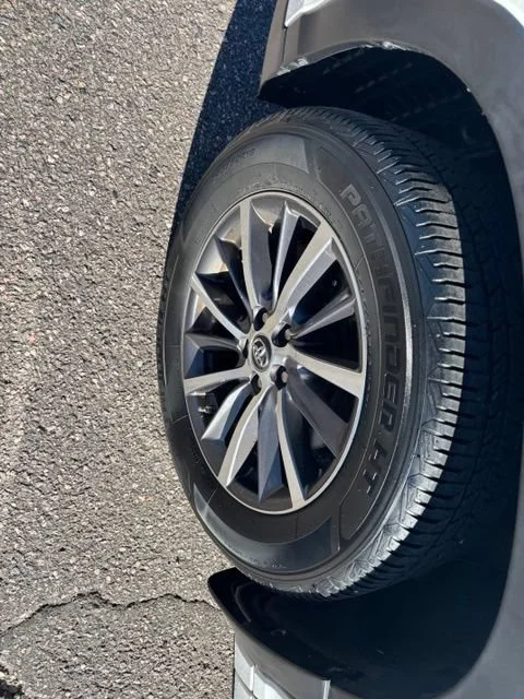 Used 2017 White Toyota XLE image 11