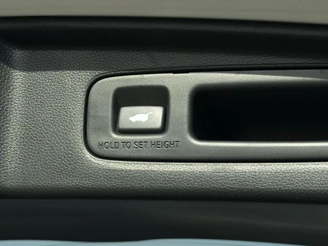 Used 2025 White Honda EX-L image 38