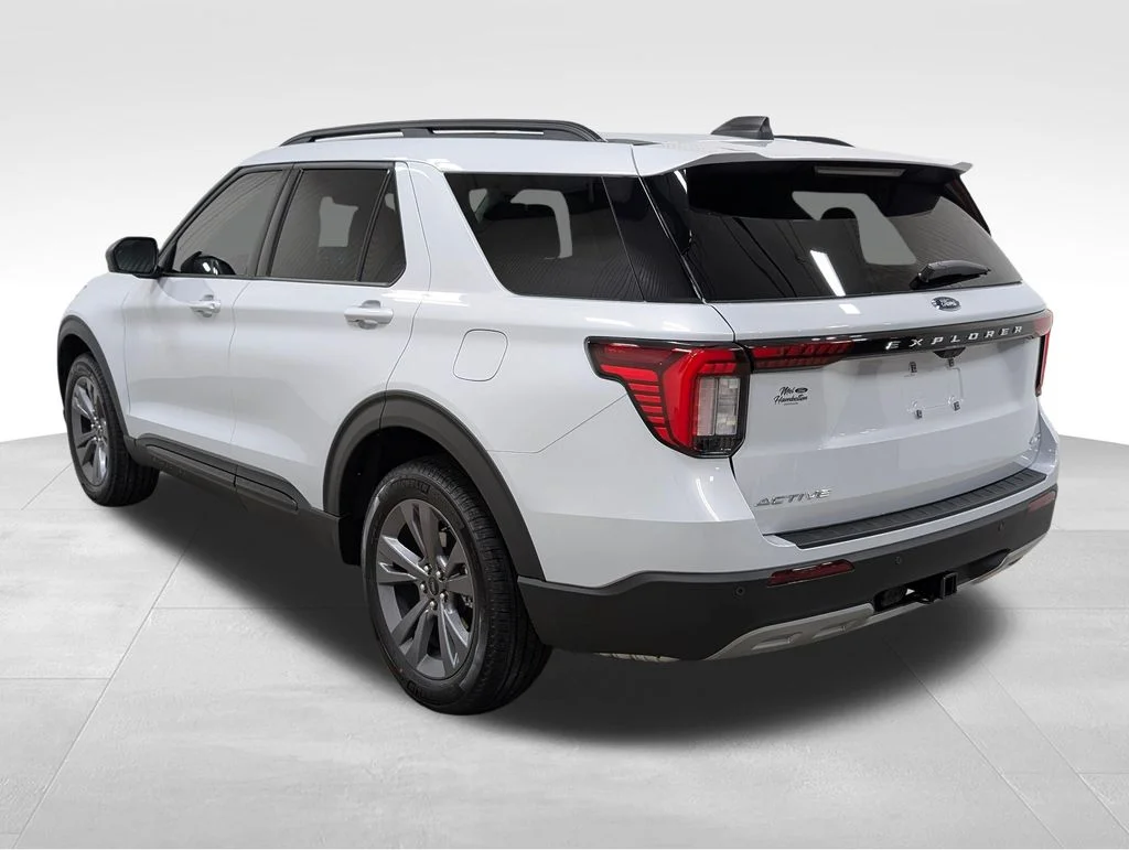 New 2026 Space White Metallic Ford Active image 22
