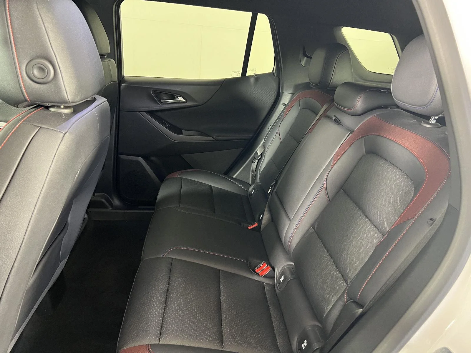 Used 2025 Iridescent Pearl Tricoat Chevrolet RS image 19