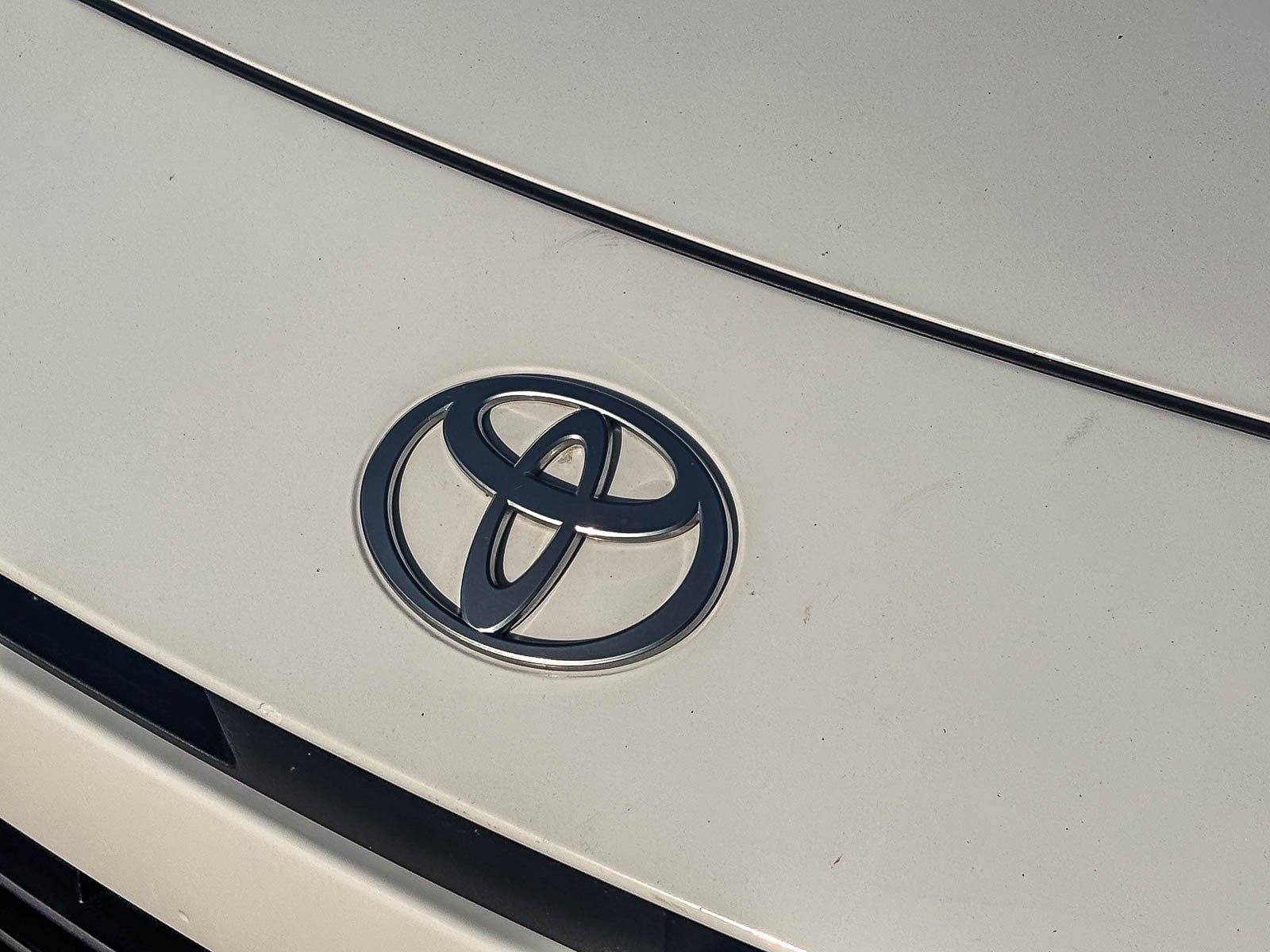 Certified Used 2025 Ice Cap Toyota LE image 9