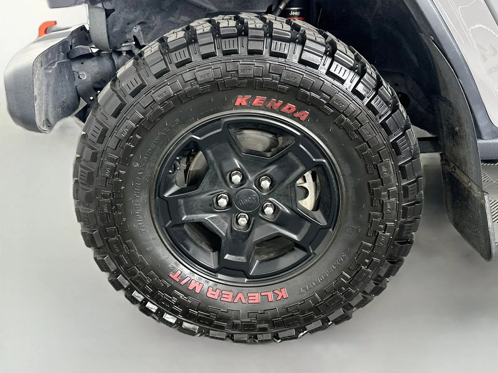 Used 2021 Sting-Gray Clearcoat Jeep Mojave image 32