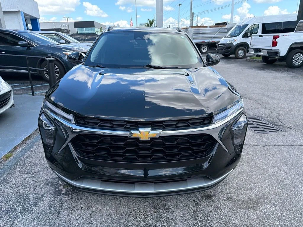 Used 2025 Mosaic Black Metallic Chevrolet LT image 1