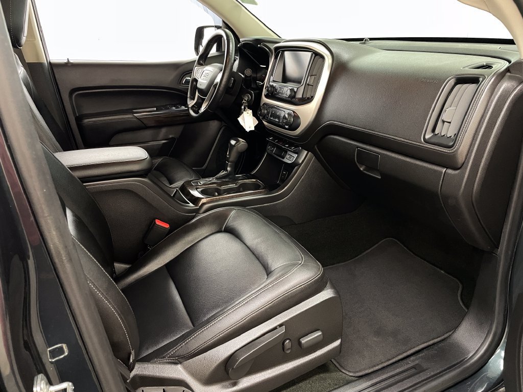 Used 2017 DARK SLATE METALLIC GMC 4WD SLT image 38