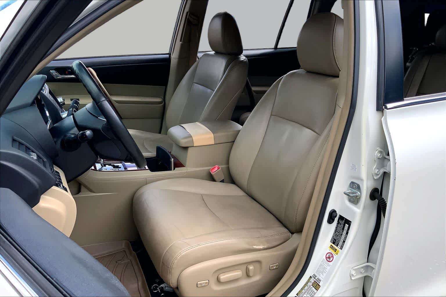 Used 2012 Blizzard Pearl Toyota Limited image 8