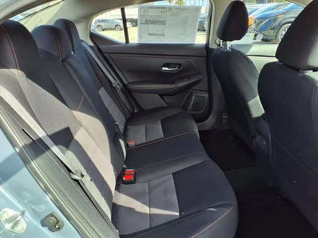 New 2025 Two-tone Atlantic Gray Metallic / Super Black Nissan SR image 7
