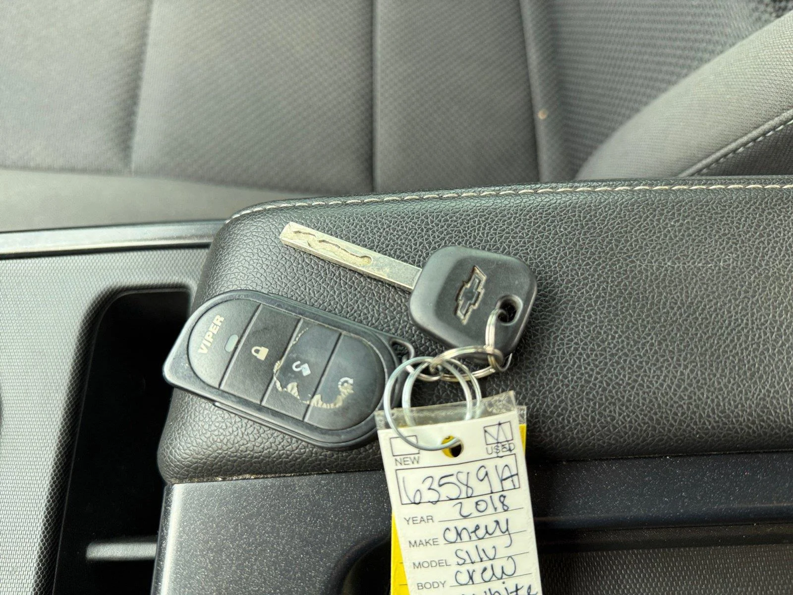 Used 2018 Summit White Chevrolet LT image 29