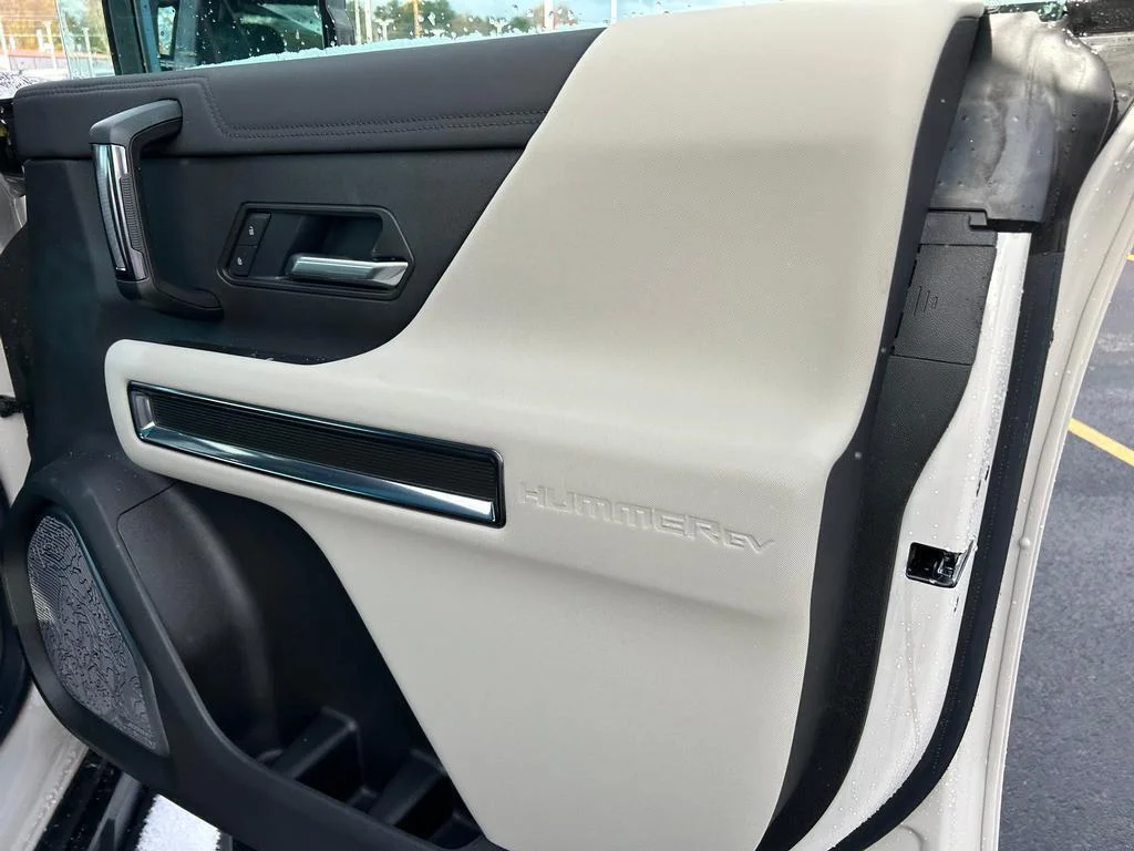 New 2026 G42/White GMC 2X image 17