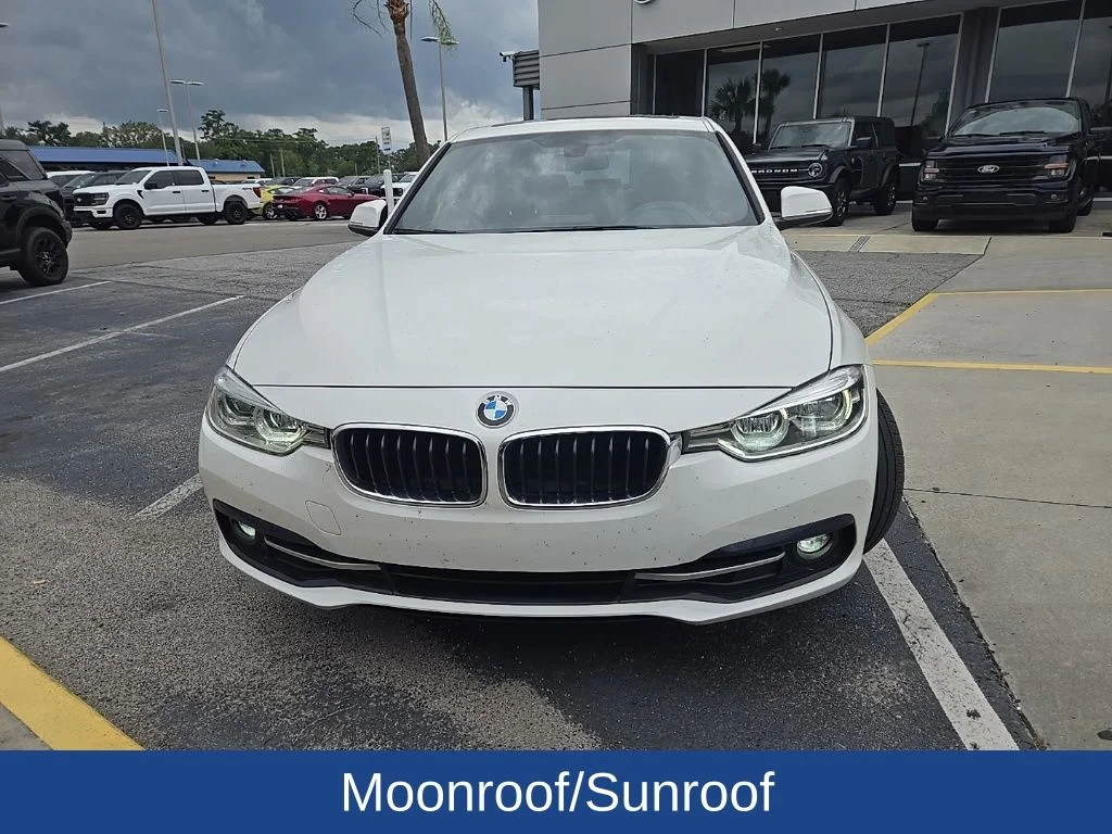 Used 2018 Alpine White BMW 330i image 3